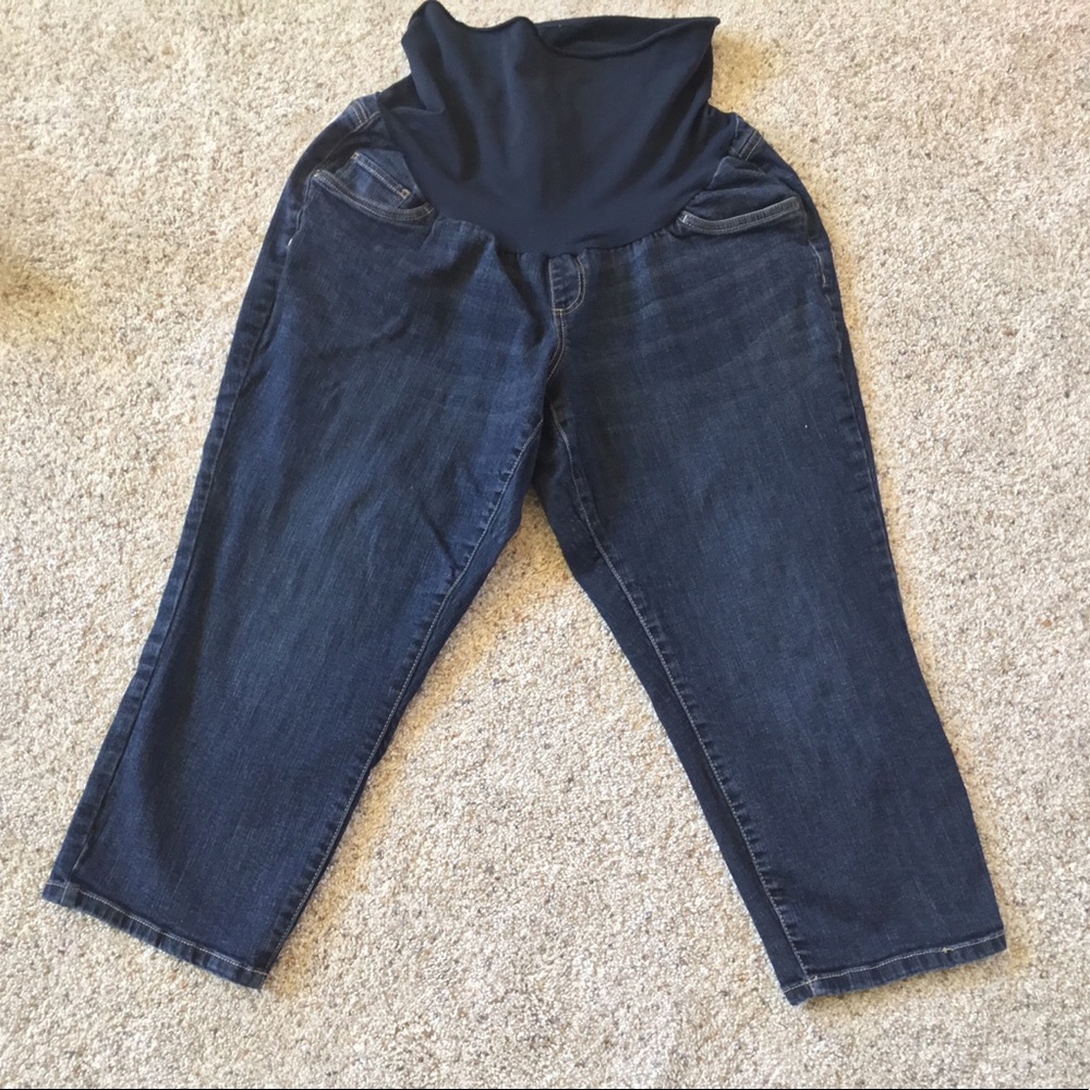 Maternity denim capris